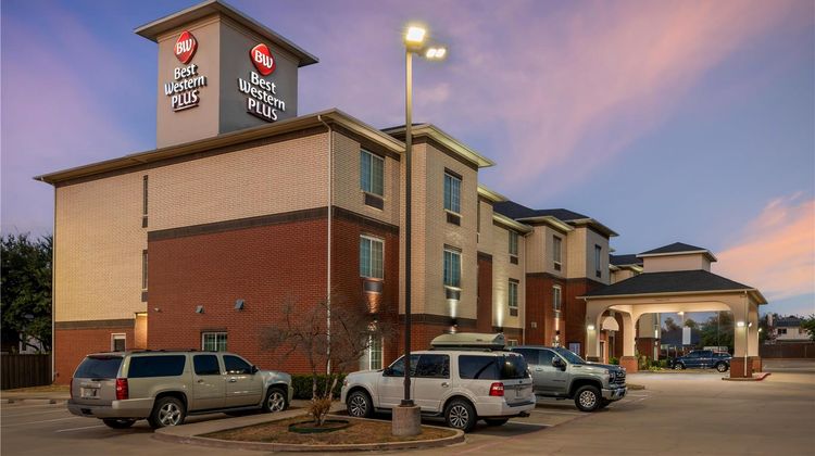 Best Western Plus Lake Dallas Inn & Stes Exterior