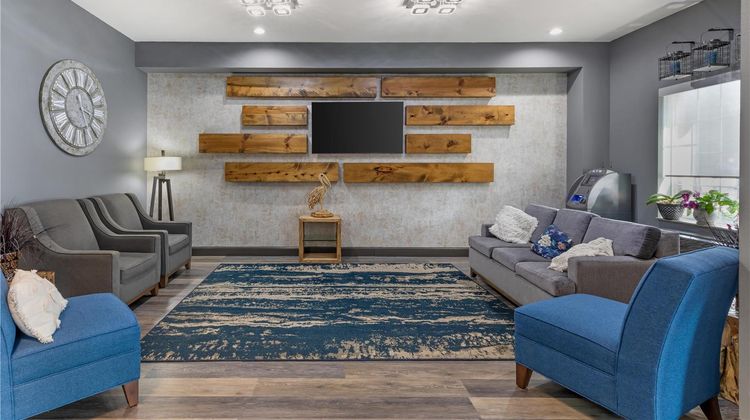 Best Western Plus Lake Dallas Inn & Stes Lobby