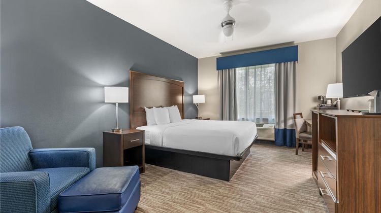 Best Western Plus Lake Dallas Inn & Stes Room