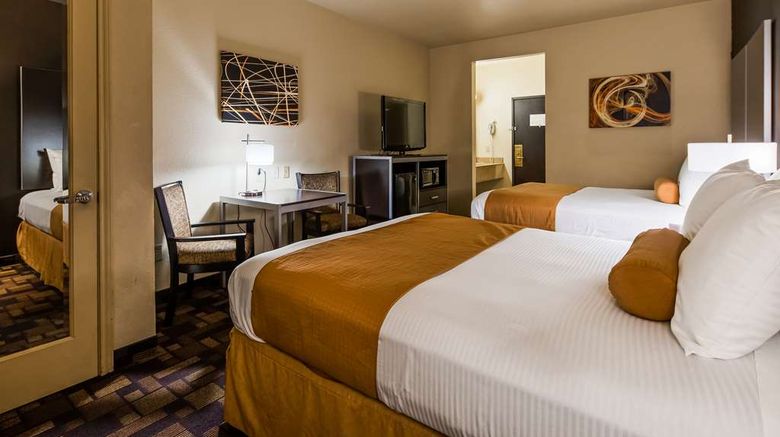 <b>Best Western Windsor Pointe Room</b>. Images powered by <a href="https://iceportal.shijigroup.com/" title="IcePortal" target="_blank">IcePortal</a>.