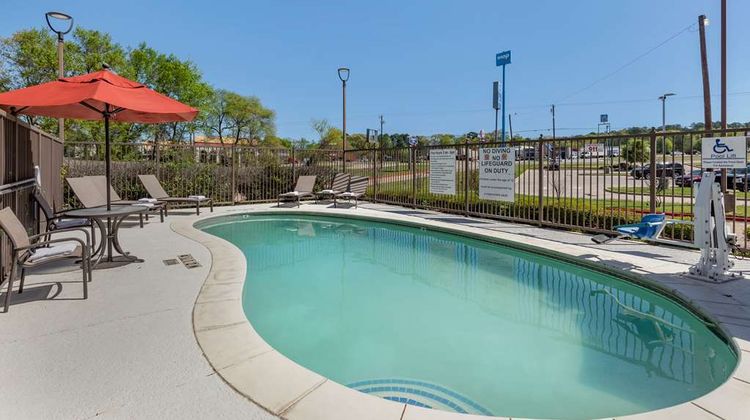Best Western Lindale Inn Pool