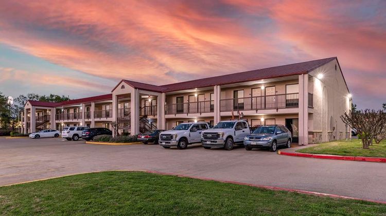 Best Western Lindale Inn Exterior