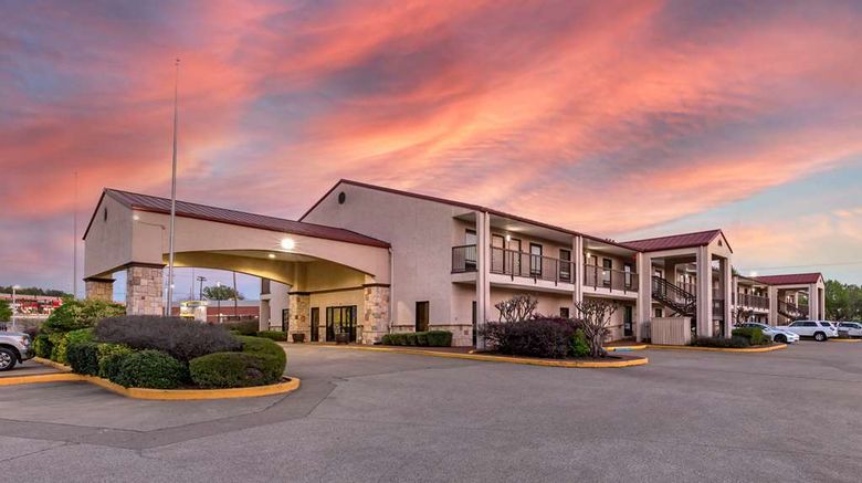 <b>Best Western Lindale Inn Exterior</b>. Images powered by <a href="https://iceportal.shijigroup.com/" title="IcePortal" target="_blank">IcePortal</a>.
