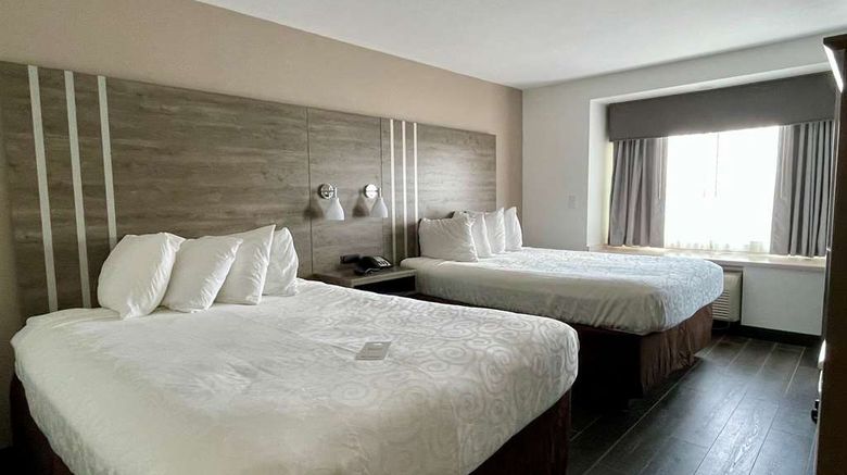 <b>Best Western Roanoke Inn & Suites Room</b>. Images powered by <a href="https://iceportal.shijigroup.com/" title="IcePortal" target="_blank">IcePortal</a>.