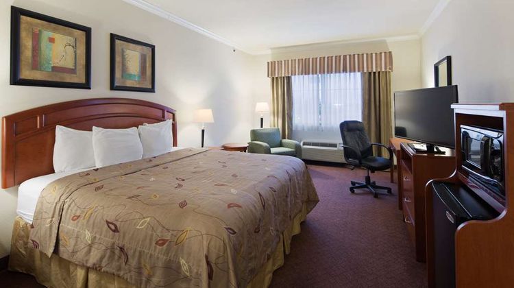 Best Western Cleveland Inn & Suites Suite