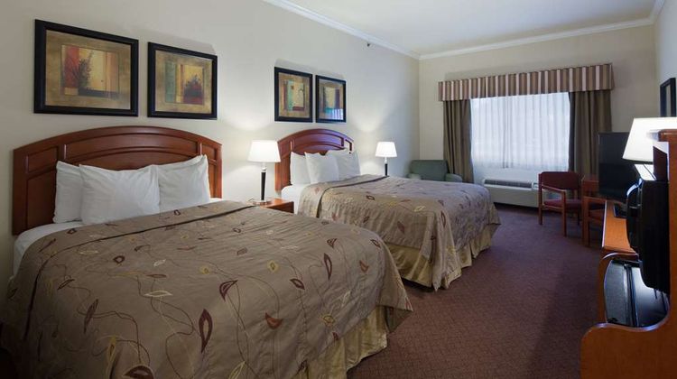 Best Western Cleveland Inn & Suites Room