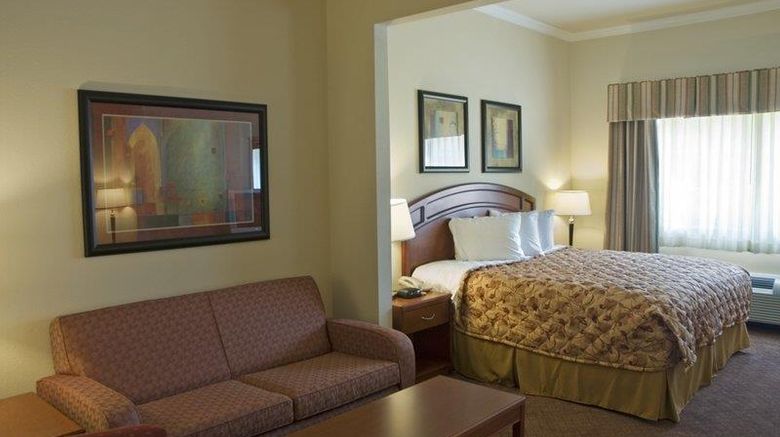 <b>Best Western Cleveland Inn & Suites Suite</b>. Images powered by <a href="https://iceportal.shijigroup.com/" title="IcePortal" target="_blank">IcePortal</a>.
