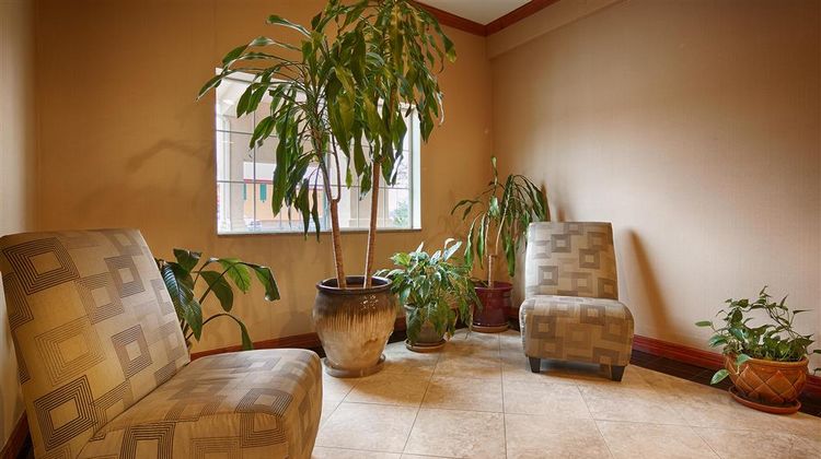 Best Western Cleveland Inn & Suites Suite