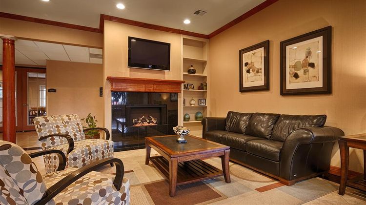 Best Western Cleveland Inn & Suites Lobby