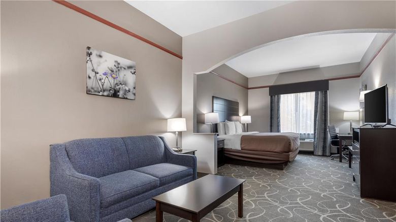 <b>Best Western Limestone Inn & Suites Suite</b>. Images powered by <a href="https://iceportal.shijigroup.com/" title="IcePortal" target="_blank">IcePortal</a>.