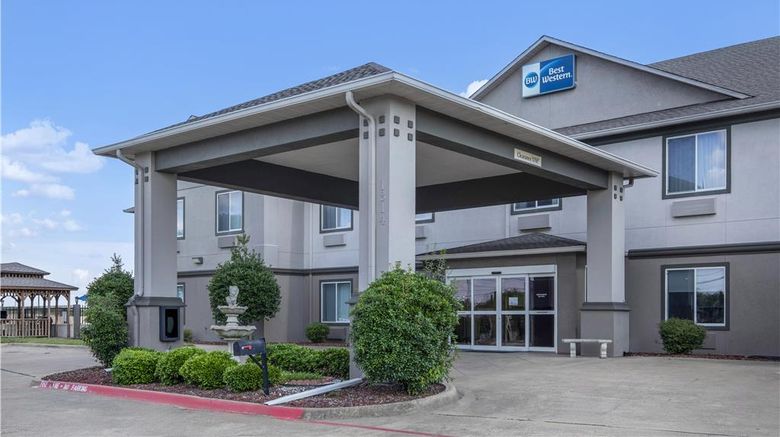 <b>Best Western Limestone Inn & Suites Exterior</b>. Images powered by <a href="https://iceportal.shijigroup.com/" title="IcePortal" target="_blank">IcePortal</a>.