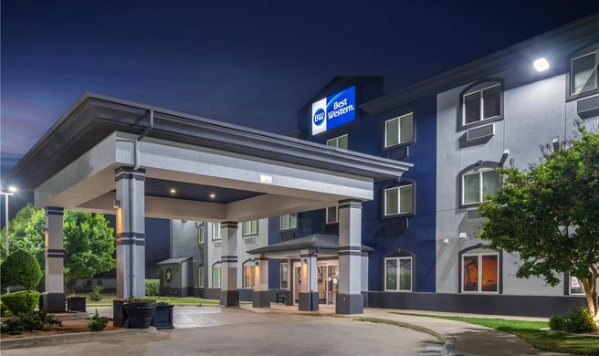 Best Western South Plains Inn & Suites Exterior