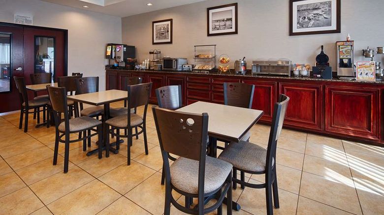 <b>Best Western Lockhart Hotel & Suites Restaurant</b>. Images powered by <a href="https://iceportal.shijigroup.com/" title="IcePortal" target="_blank">IcePortal</a>.