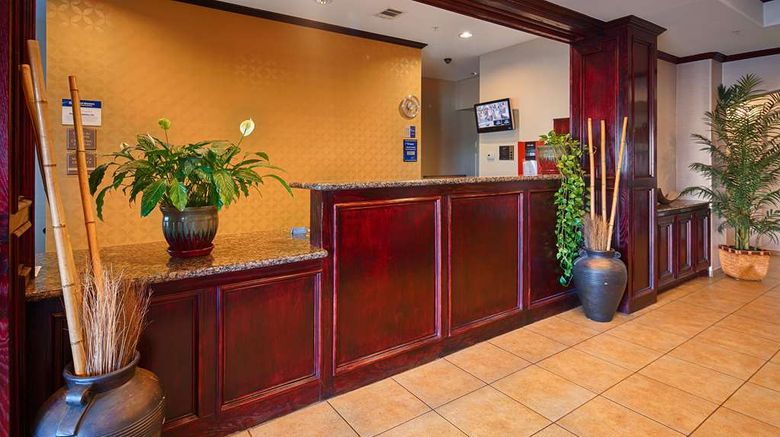 <b>Best Western Lockhart Hotel & Suites Lobby</b>. Images powered by <a href="https://iceportal.shijigroup.com/" title="IcePortal" target="_blank">IcePortal</a>.