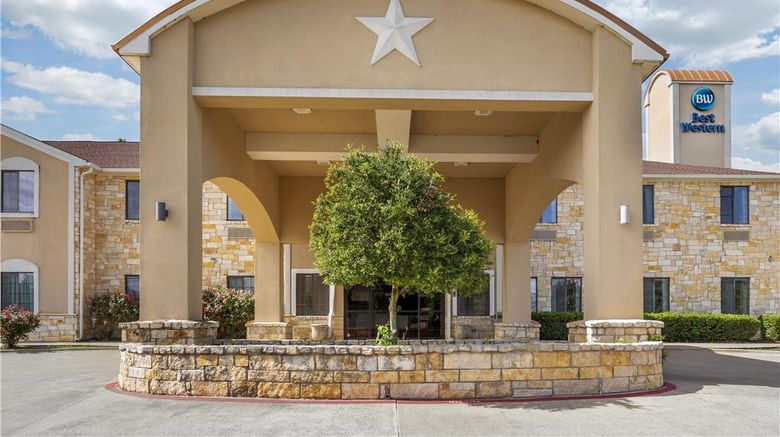 <b>Best Western Mineola Inn Exterior</b>. Images powered by <a href="https://iceportal.shijigroup.com/" title="IcePortal" target="_blank">IcePortal</a>.