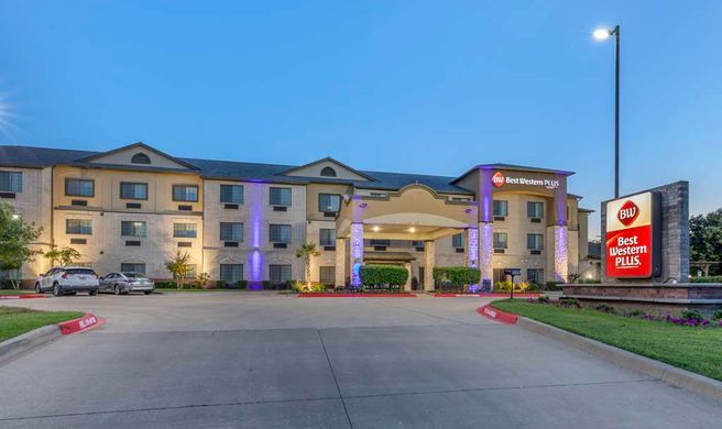Best Western Plus Mansfield Inn & Suites Exterior