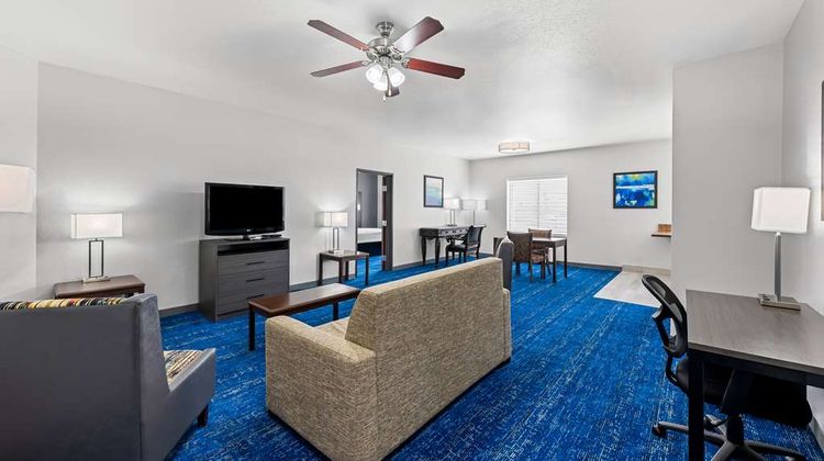 Best Western Palace Inn & Suites Suite
