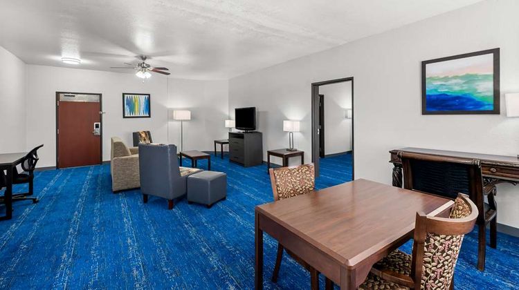 Best Western Palace Inn & Suites Suite