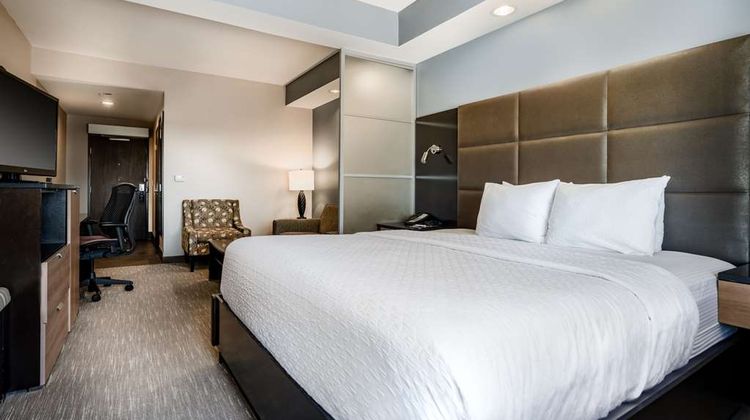 Best Western Premier College Station Suite