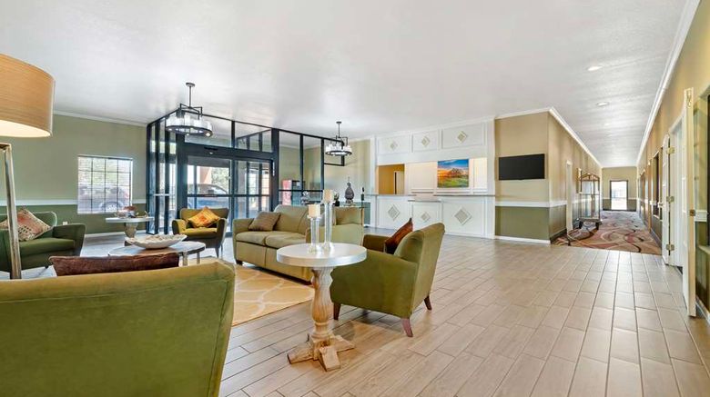 <b>Best Western Hebbronville Inn Lobby</b>. Images powered by <a href="https://iceportal.shijigroup.com/" title="IcePortal" target="_blank">IcePortal</a>.