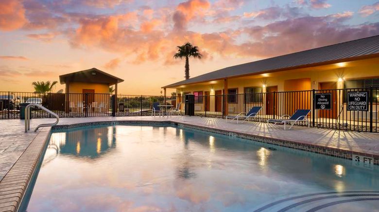 <b>Best Western Hebbronville Inn Pool</b>. Images powered by <a href="https://iceportal.shijigroup.com/" title="IcePortal" target="_blank">IcePortal</a>.