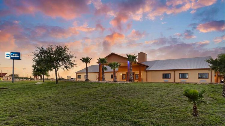 Best Western Hebbronville Inn Exterior
