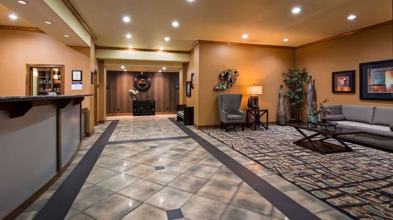 <b>Best Western Plus Christopher Inn/Suites Lobby</b>. Images powered by <a href="https://iceportal.shijigroup.com/" title="IcePortal" target="_blank">IcePortal</a>.