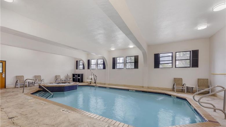 <b>Best Western Alamo Suites Pool</b>. Images powered by <a href="https://iceportal.shijigroup.com/" title="IcePortal" target="_blank">IcePortal</a>.