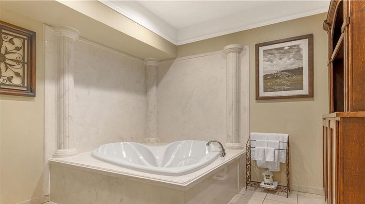 Best Western Plus Monica Royale Inn Stes Suite