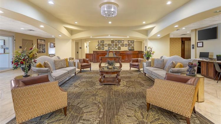 Best Western Plus Monica Royale Inn Stes Lobby