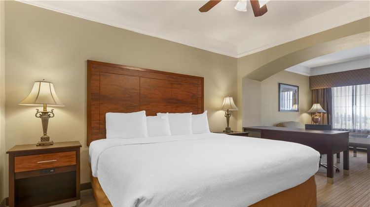 Best Western Plus Monica Royale Inn Stes Suite