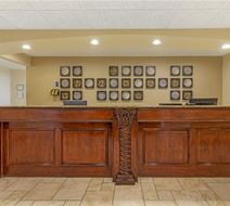 Best Western Plus Monica Royale Inn Stes Lobby