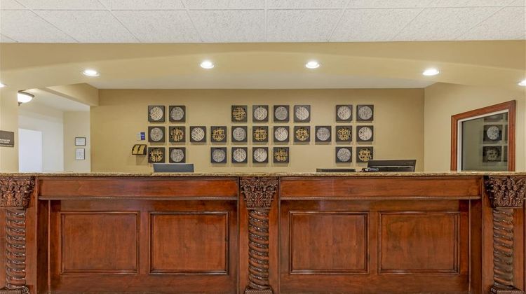 Best Western Plus Monica Royale Inn Stes Lobby