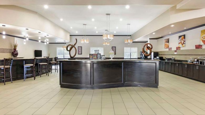 <b>Best Western Plus Texoma Hotel & Suites Restaurant</b>. Images powered by <a href="https://iceportal.shijigroup.com/" title="IcePortal" target="_blank">IcePortal</a>.