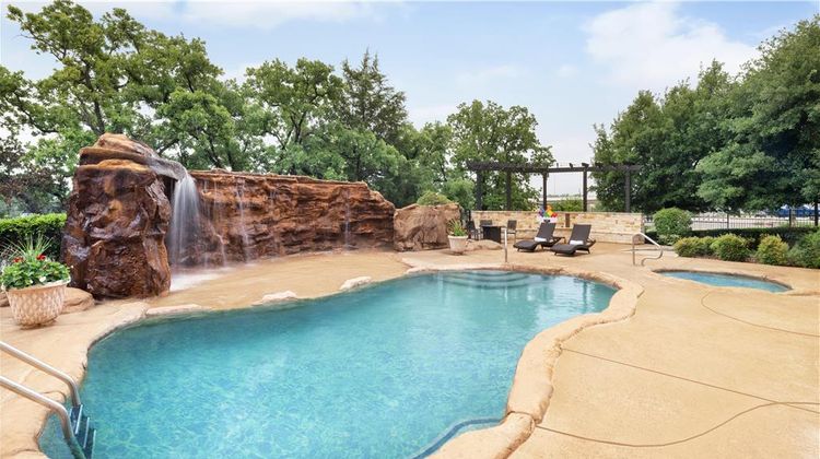 Best Western Premier Crown Chase Inn/Ste Pool