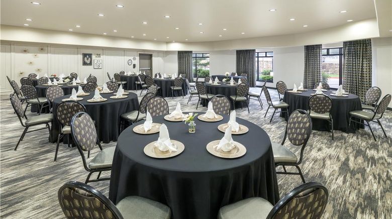 <b>Best Western Premier Crown Chase Inn/Ste Meeting</b>. Images powered by <a href="https://iceportal.shijigroup.com/" title="IcePortal" target="_blank">IcePortal</a>.