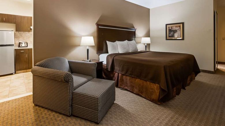<b>Best Western Lamesa Inn & Suites Suite</b>. Images powered by <a href="https://iceportal.shijigroup.com/" title="IcePortal" target="_blank">IcePortal</a>.