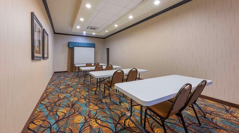 <b>Best Western Plus Midland Suites Meeting</b>. Images powered by <a href="https://iceportal.shijigroup.com/" title="IcePortal" target="_blank">IcePortal</a>.
