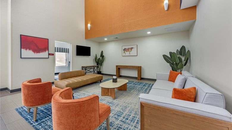 <b>Best Western Plus Austin Airport Inn Ste Lobby</b>. Images powered by <a href="https://iceportal.shijigroup.com/" title="IcePortal" target="_blank">IcePortal</a>.