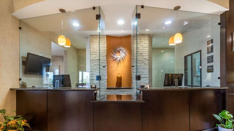 <b>Best Western Plus Lytle Inn & Suites Lobby</b>. Images powered by <a href="https://iceportal.shijigroup.com/" title="IcePortal" target="_blank">IcePortal</a>.