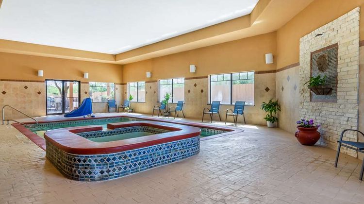 Best Western Plus Lytle Inn & Suites Pool