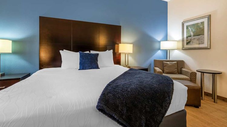 Best Western Plus Lytle Inn & Suites Room