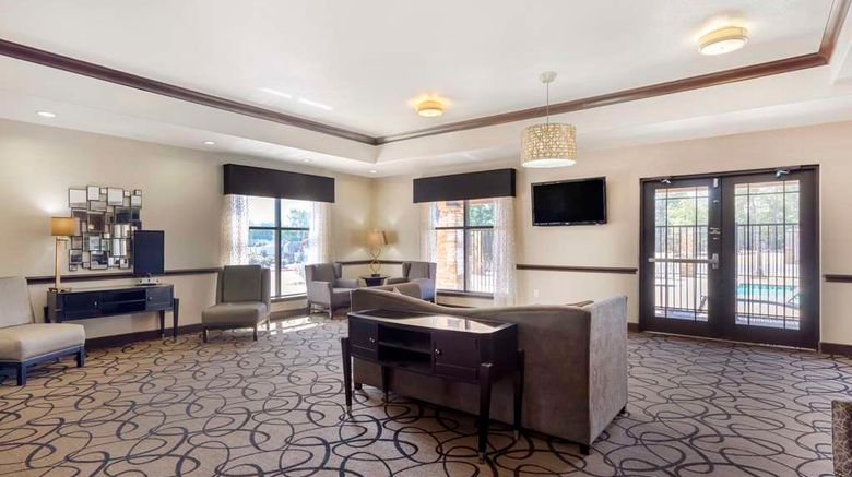 <b>Best Western Plus Classic Inn and Suites Lobby</b>. Images powered by <a href="https://iceportal.shijigroup.com/" title="IcePortal" target="_blank">IcePortal</a>.