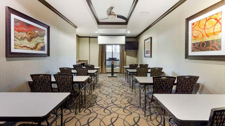 <b>Best Western Plus Classic Inn and Suites Meeting</b>. Images powered by <a href="https://iceportal.shijigroup.com/" title="IcePortal" target="_blank">IcePortal</a>.