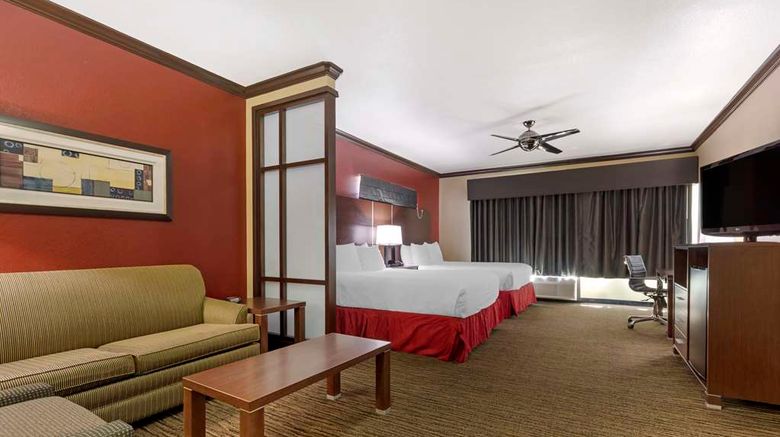 <b>Best Western Plus Classic Inn and Suites Suite</b>. Images powered by <a href="https://iceportal.shijigroup.com/" title="IcePortal" target="_blank">IcePortal</a>.