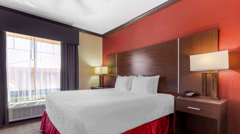 <b>Best Western Plus Classic Inn and Suites Suite</b>. Images powered by <a href="https://iceportal.shijigroup.com/" title="IcePortal" target="_blank">IcePortal</a>.