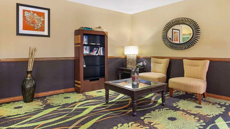 <b>Best Western Plus Waco North Lobby</b>. Images powered by <a href="https://iceportal.shijigroup.com/" title="IcePortal" target="_blank">IcePortal</a>.