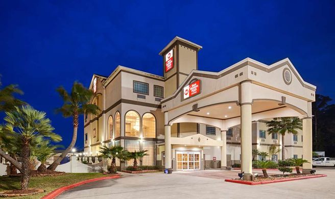 Best Western Plus New Caney Inn &amp; Suites- First Class New Caney 