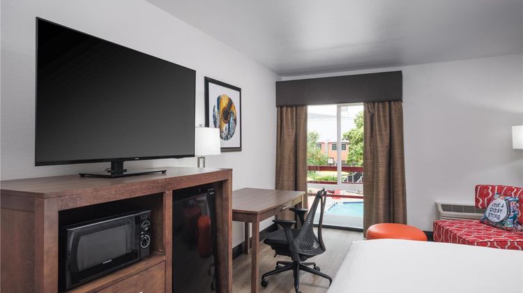 Aiden by Best Western Austin City Hotel Room