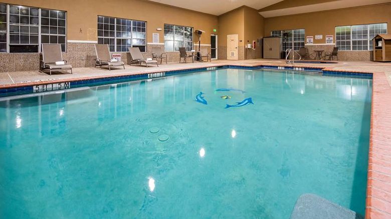 <b>Best Western Plus Cutting Horse Suites Pool</b>. Images powered by <a href="https://iceportal.shijigroup.com/" title="IcePortal" target="_blank">IcePortal</a>.